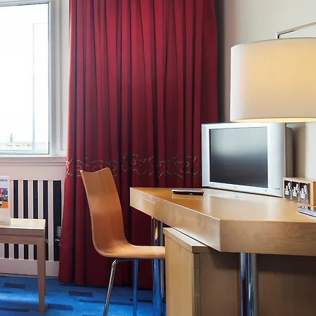 Hotel Park By Radisson Airport 3*