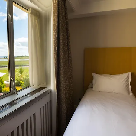 Park By Radisson Airport Hotel 3*