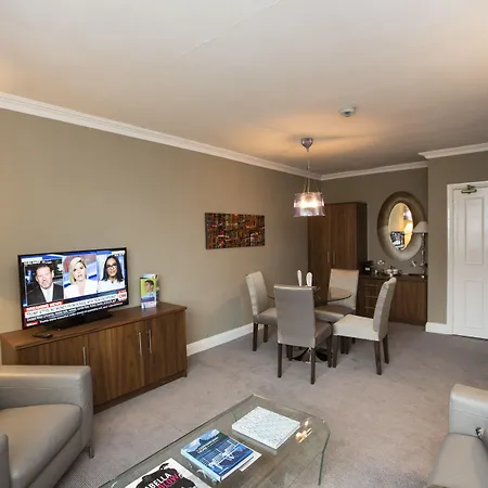 Park By Radisson Airport