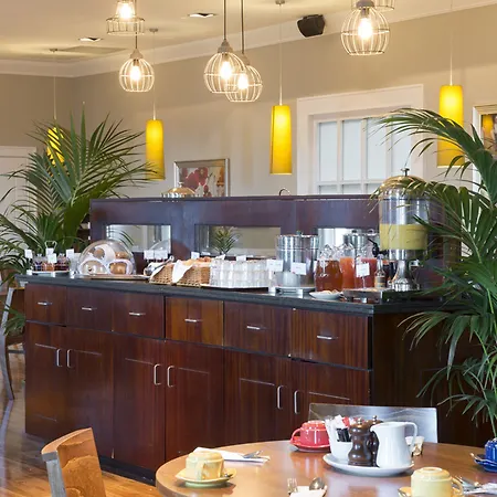 Park By Radisson Airport Hotel