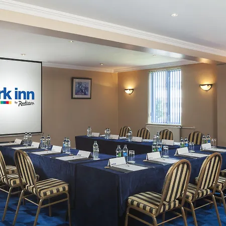 Hotel Park By Radisson Airport