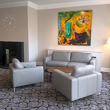 فندق Park By Radisson Airport 3*