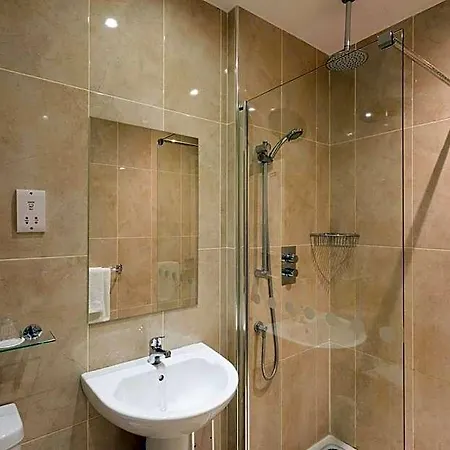 Park By Radisson Airport 3*