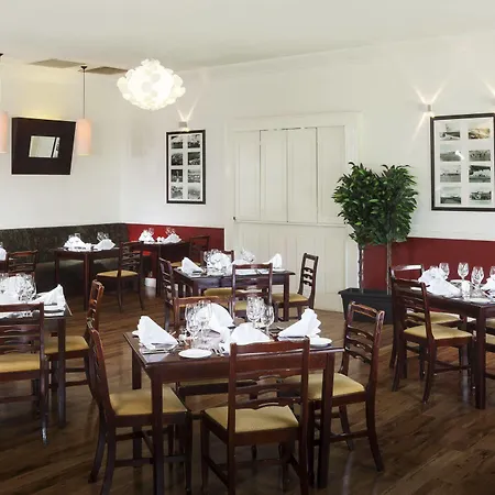 Hotel Park By Radisson Airport 3*