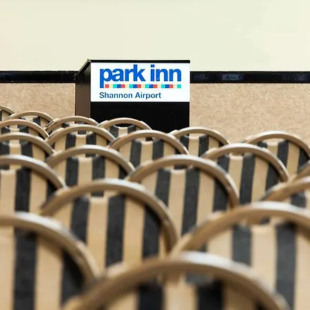 Hotel Park By Radisson Airport