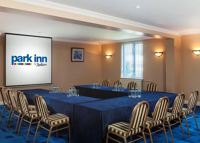 Park By Radisson Airport 3*