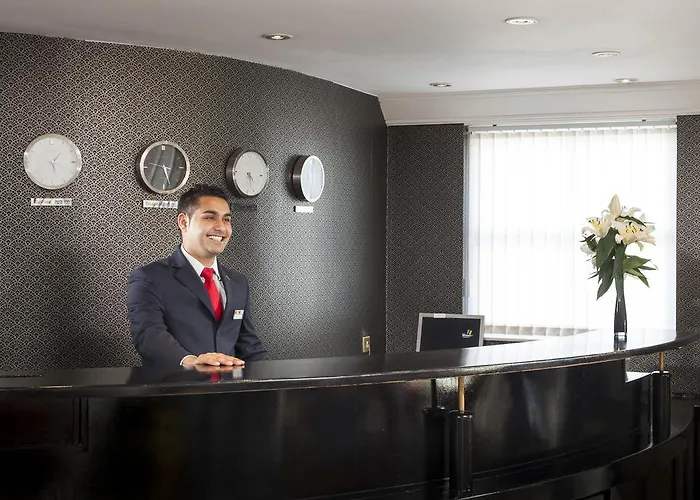 Отель Park By Radisson Airport 3*