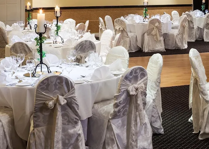 Park By Radisson Airport Шеннон