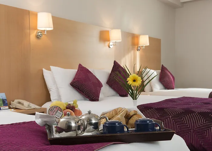 Park By Radisson Airport