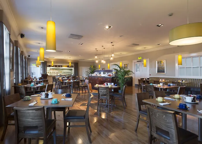 Park By Radisson Airport Отель Шеннон