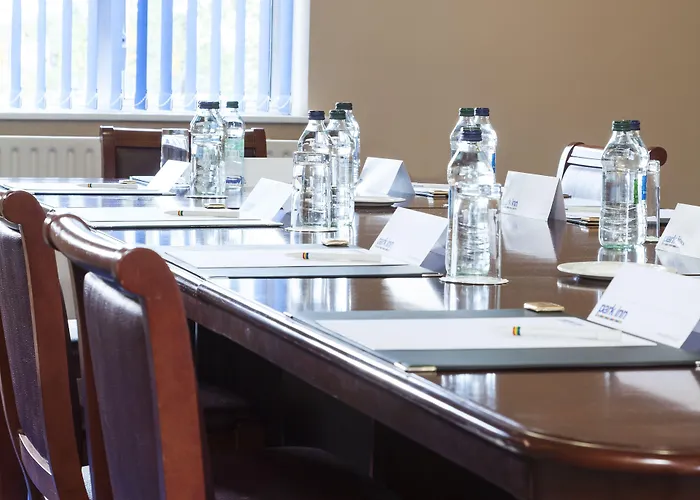 Park By Radisson Airport Отель Шеннон