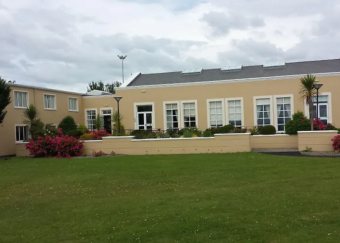 Отель Park By Radisson Airport