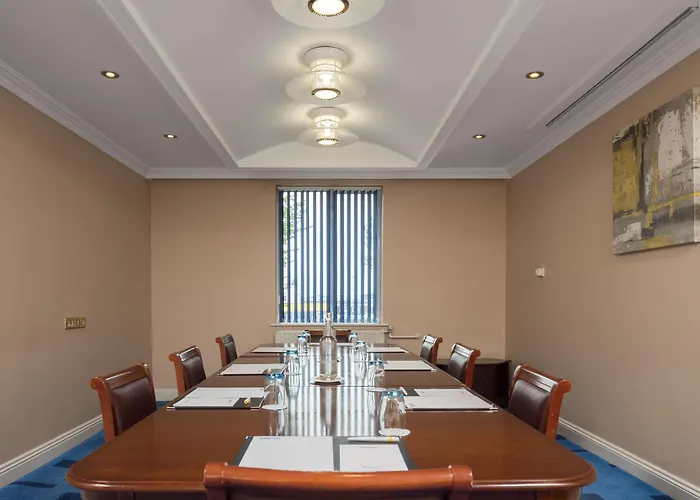 Отель Park By Radisson Airport Шеннон