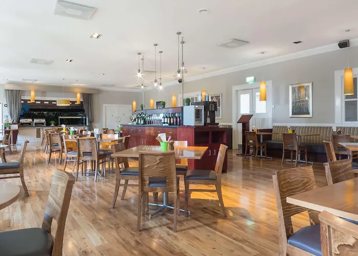 Отель Park By Radisson Airport Шеннон