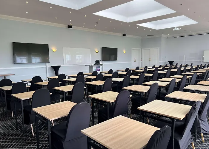 Park By Radisson Airport 3* Шеннон