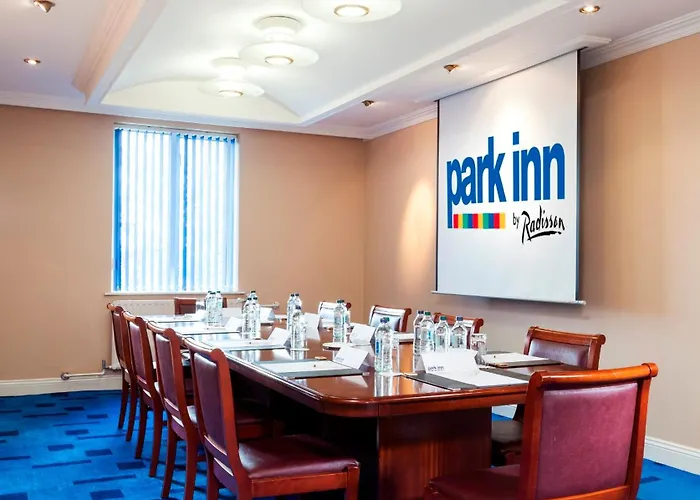 Park By Radisson Airport Отель