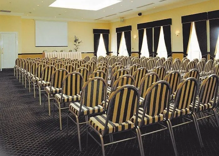 Отель Park By Radisson Airport 3*