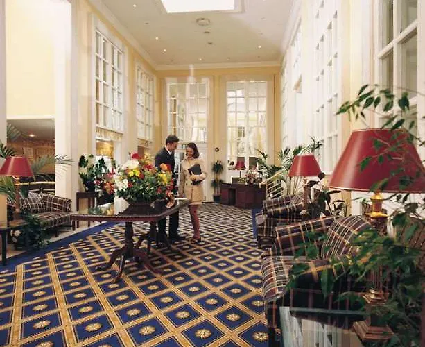 Park By Radisson Airport