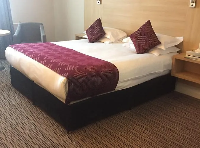 Отель Park By Radisson Airport