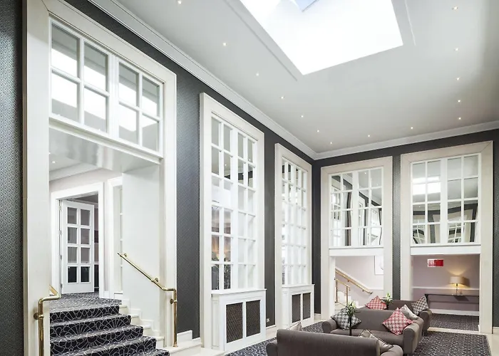 Park By Radisson Airport Отель Шеннон