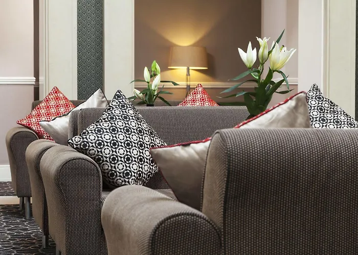 Park By Radisson Airport Отель Шеннон