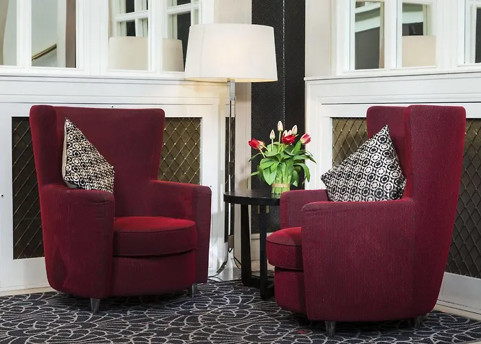 Отель Park By Radisson Airport 3*