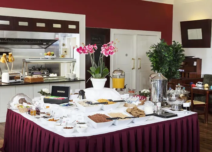 Отель Park By Radisson Airport