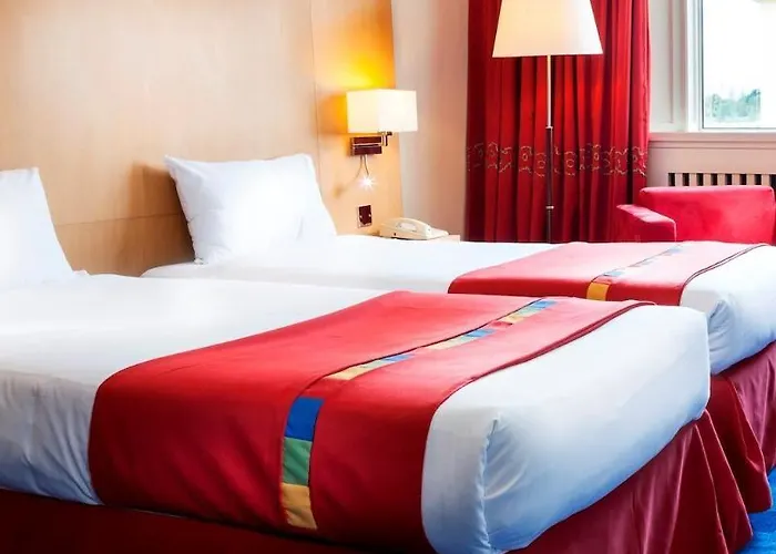 Отель Park By Radisson Airport 3*